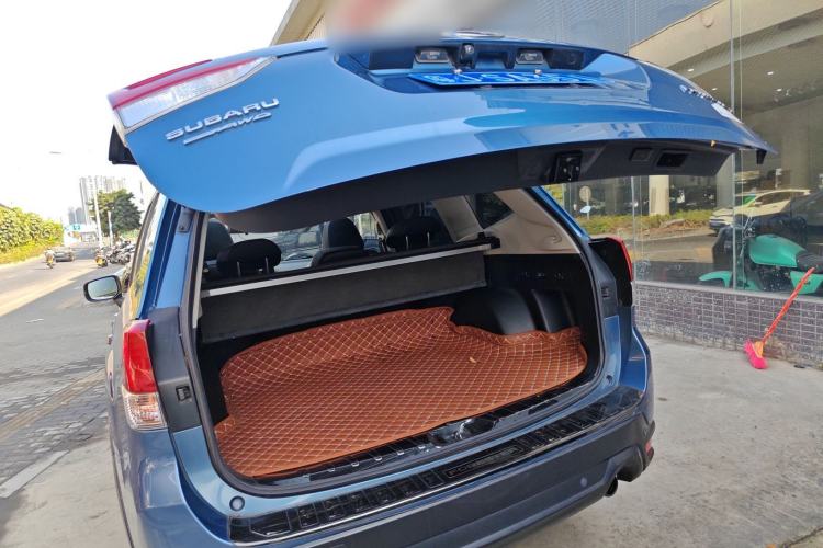 Used Subaru Forester 2019 2.0i Luxury Edition EyeSight Trunk