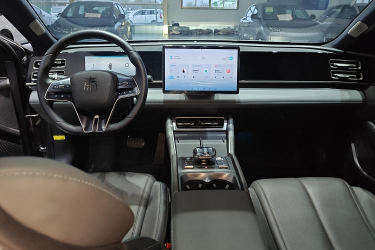 Used BYD Qin L 2024 DM-i 120KM Leading Model Center Console