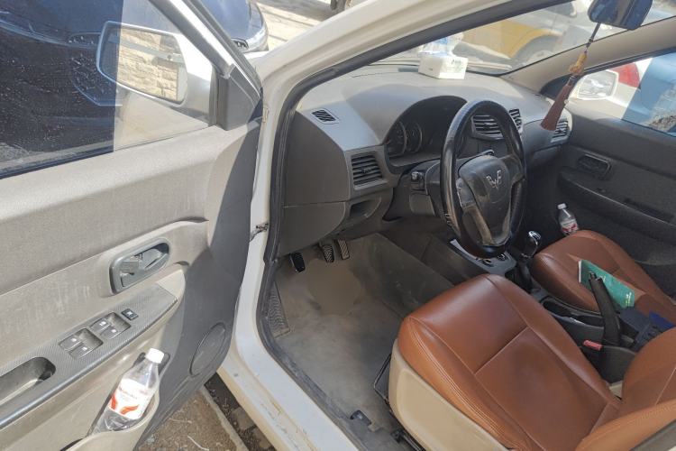 Used Wuling Hongguang 2015 1.2L S Base Model China IV
