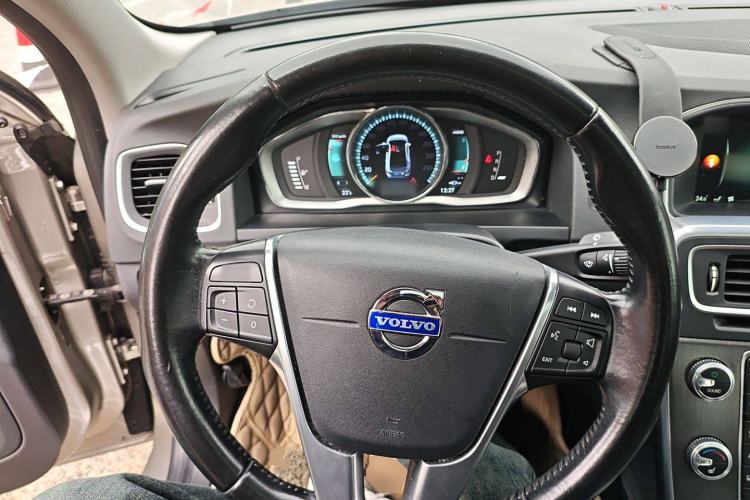 Used Volvo S60 New Energy 2015 S60L E-Drive Hybrid T6 Smart Drive Edition
