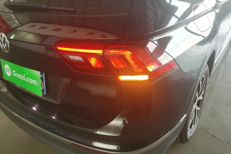 Used Volkswagen Tiguan L 2018 Revised Version 330TSI Automatic Two-Wheel Drive Comfort Edition Right Rear Taillight