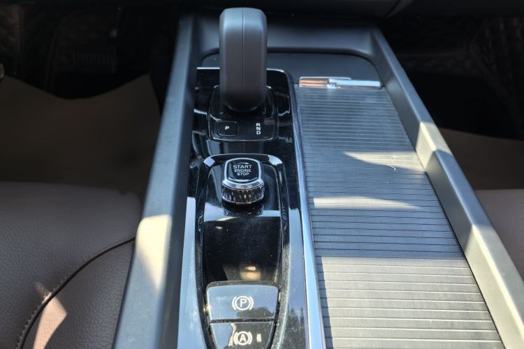 Used Volvo XC60 2022 B5 4x4 Zhiyi Luxury Edition