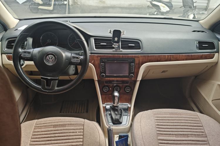 Used Volkswagen Lavida 2013 1.4 TSI DSG Luxury Navigation Edition
