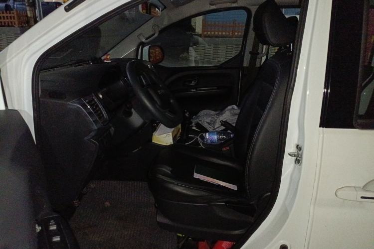 Used Jinbei Gold Hiace 2024 1.5L Travel Lion Commercial Version 7-Seater Left Front Seat