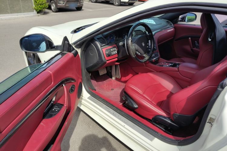 Used Maserati GranTurismo 2013 4.7L Sport F1 Driver Seat