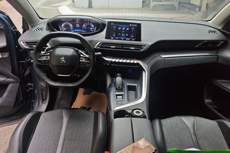 Used Peugeot 5008 2019 400THP 5-Seat Elite Edition Center Console