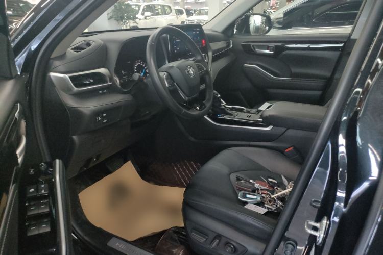 Used Toyota Highlander 2023 2.5L Smart Electric Hybrid Dual-Engine Four-Wheel Drive Prestige Version – 7 Seats
