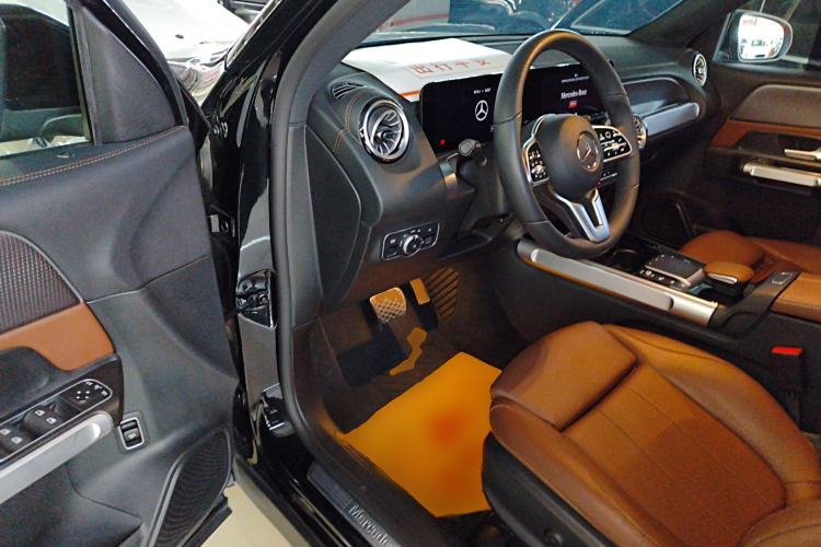 Used Mercedes-Benz GLB 2021 GLB 200 Dynamic Edition Driver Seat