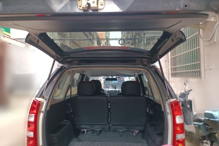 Used FAW Senya S80 2011 1.5L Manual 7-Seater Comfort Edition Trunk