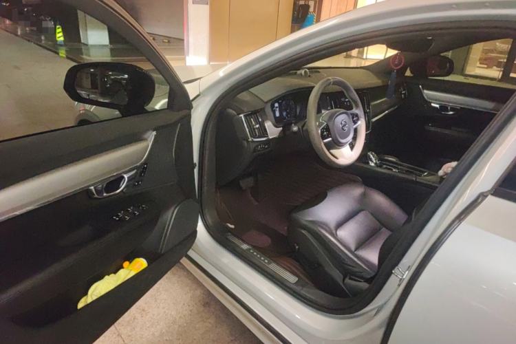 Used Volvo S90 2021 B5 Zhiyi Sport Edition

