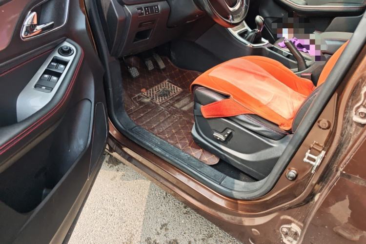 Used Baojun 560 2015 1.8L manual luxury version
