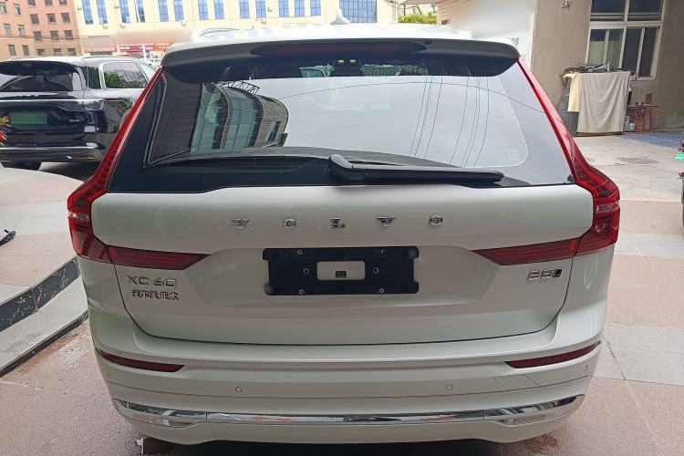 Used Volvo XC60 2023 B5 4x4 Smart Luxury Edition
