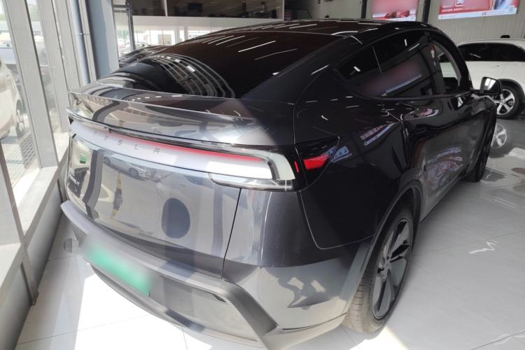 Used Tesla Model Y 2025 Rear-Wheel-Drive Version
