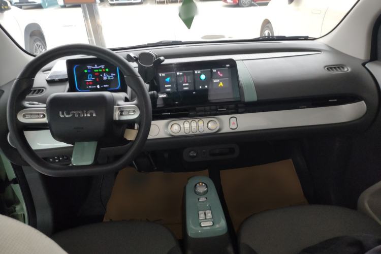 Used CHANGAN NEVO Lumin 2022 155 km – Refreshingly Sweet Edition Center Console