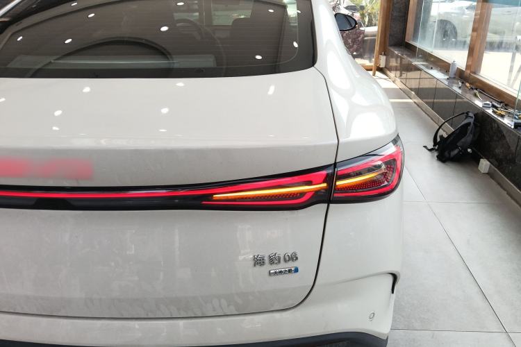 Used BYD Seal 06 New Energy 2025 DM-i Smart Drive 80KM Luxury Model Right Rear Taillight