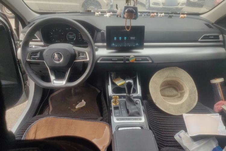 Used BYD Qin 2019 1.5L Automatic Luxury Model Center Console