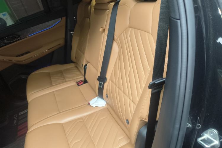 Used Lynk & Co 09 2021 2.0T Halo Seven-Seater
