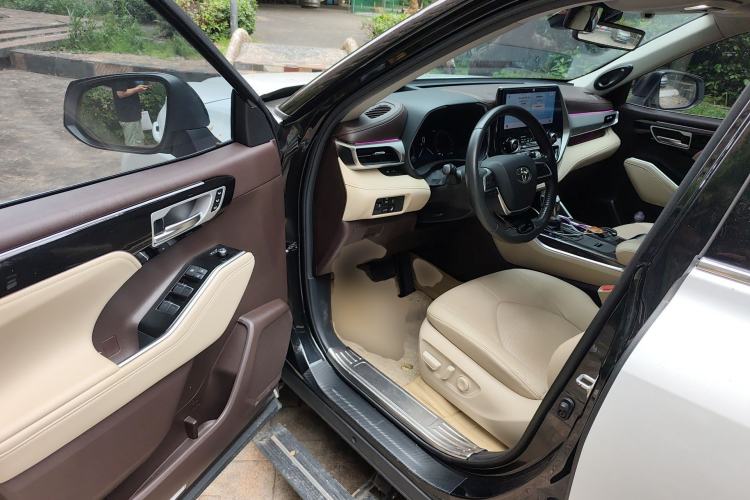 Used Toyota Highlander 2022 Dual-Engine 2.5L Four-Wheel Drive Supreme Edition 7-Seater Driver Seat