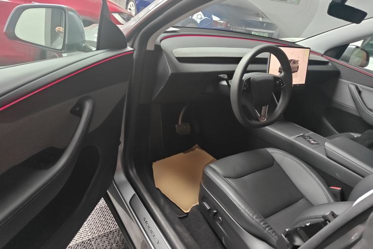Used Tesla Model Y 2025 Rear-Wheel-Drive Version