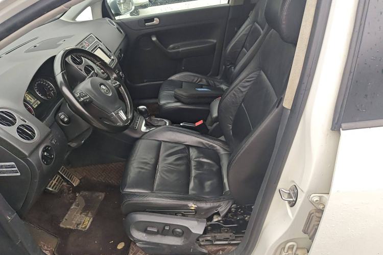 Used Volkswagen Golf 2011 1.4TSI Cross Golf Left Front Seat