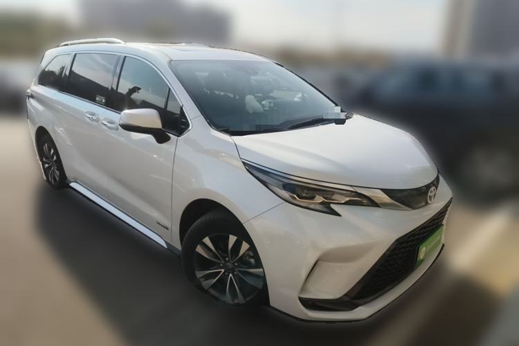 Used Toyota Granvia 2024 2.5L Hybrid Luxury Edition
