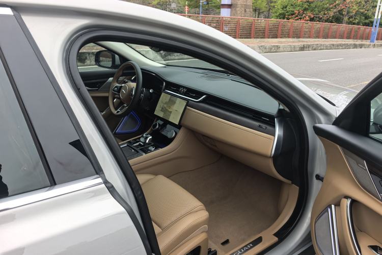 Used Jaguar XFL 2024 2.0T P250 Two-Wheel Drive Prestige Luxury Edition