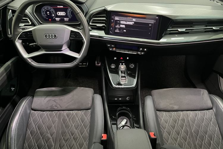 Used Audi Q4 e-tron 2022 50 e-tron quattro Creation Edition Interior 3