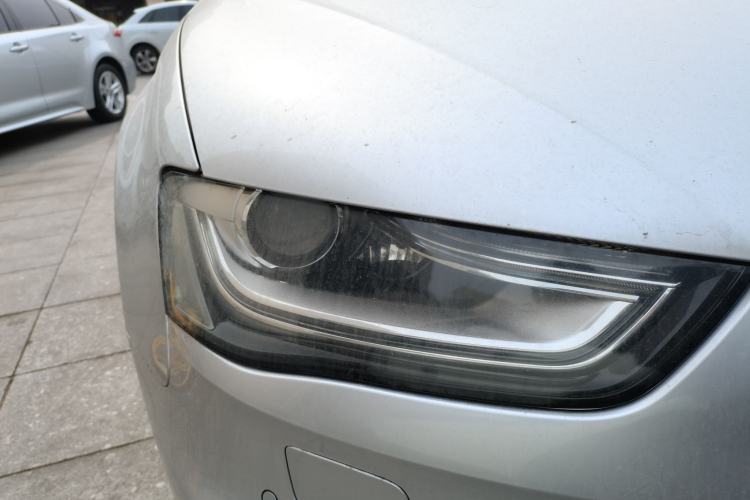 Used Audi A4L 2013 40 TFSI quattro Sport version Right Front Headlight