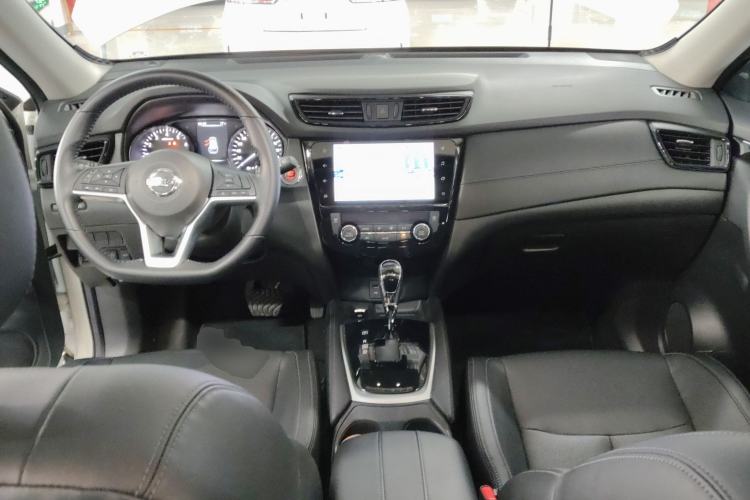 Used Nissan X-Trail 2023 Classic 2.0L Two-Wheel Drive Smart Connect & Comfort Edition Center Console