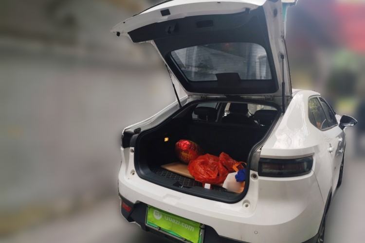 Used ORA iQ 2018 High-Range Version Smart Connectivity Model
