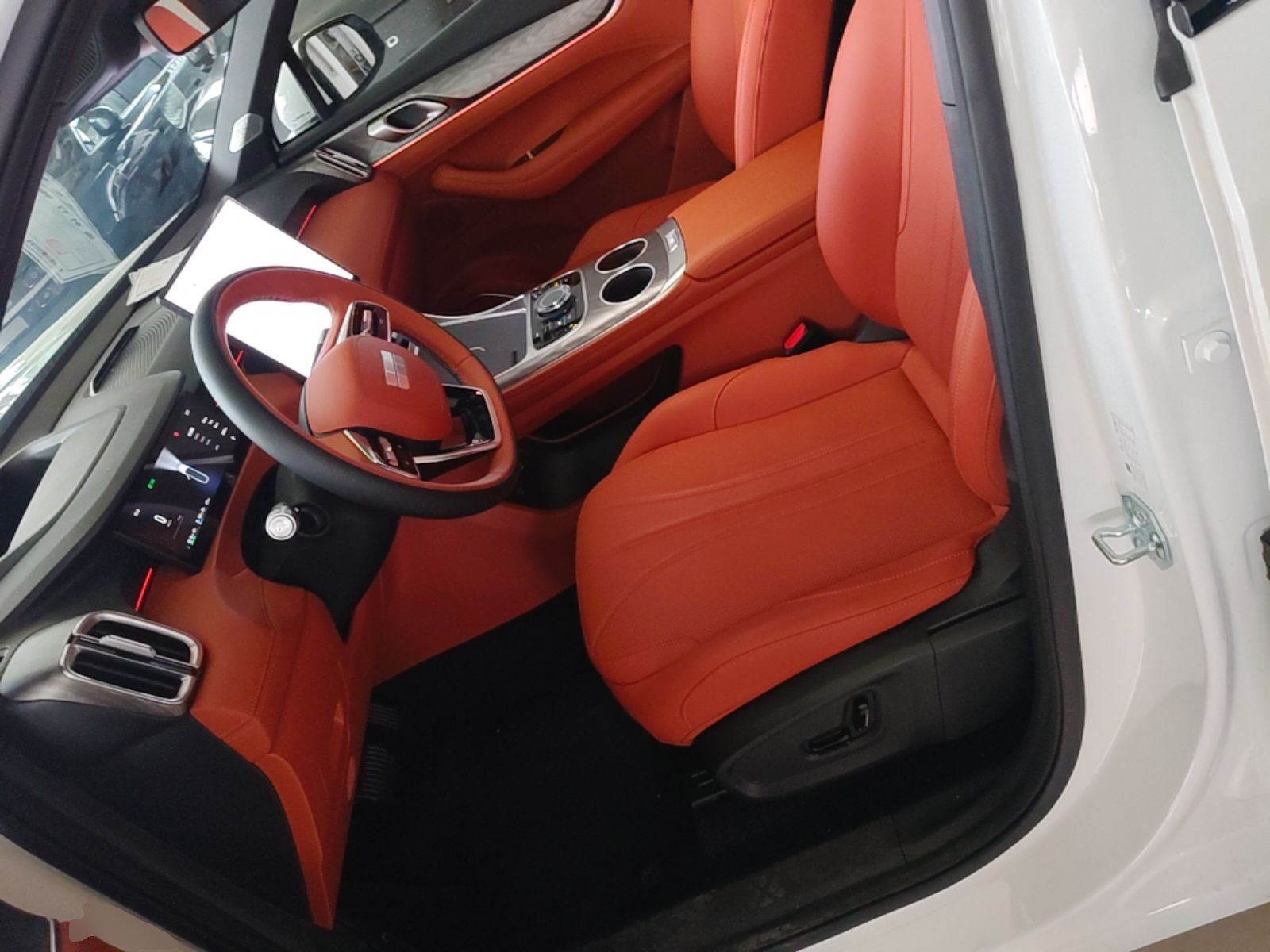 Geely Galaxy M7 2026 Model Yuanyoujia 225km Exploration+ Edition — снимка 17