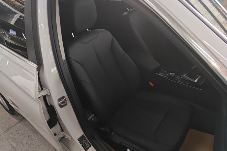 Used BMW 3 Series 2017 320Li xDrive Fashion Model Right Front Seat