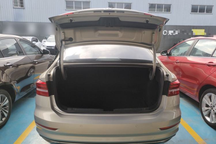 Used Volkswagen Lavida 2019 1.5L Automatic Comfort Edition China VI Standard
