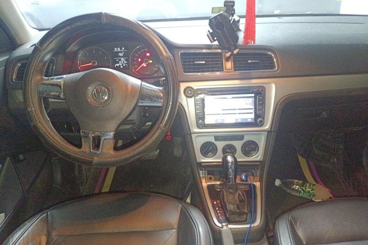 Used Volkswagen Lavida 2013 Revised Version 1.4 TSI DSG Comfort Edition Center Console