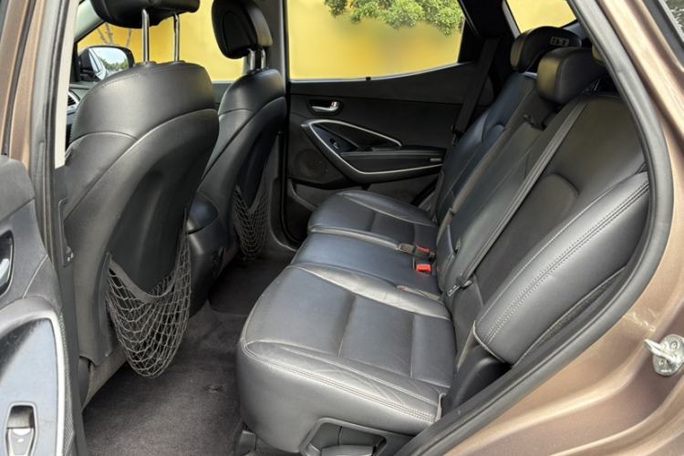 Used Hyundai Santa Fe 2015 2.0T Automatic Two-Wheel Drive Smart Version 5 Seats