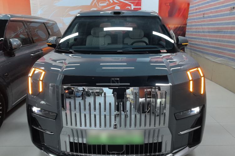 Used Zeekr 009 2024 7-Seater Walk-Through Version Four-Wheel Drive 108 kWh
