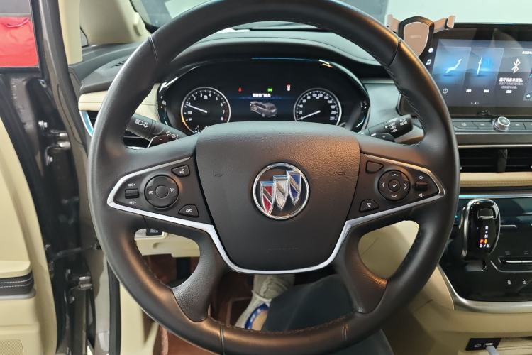 Used Buick GL8 2023 Facelifted Land Cruiser Executive Luxury Version Steering Wheel