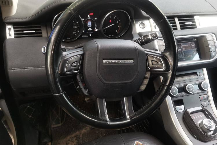 Used Land Rover Range Evoque 2016 2.0T SE PLUS Smart Enjoyment Edition Steering Wheel