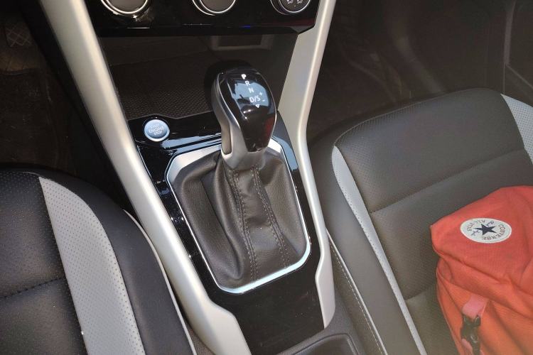 Used Volkswagen T-ROC 2024 280TSI DSG Two-Wheel-Drive Time Edition