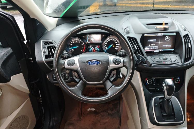Used Ford Kuga 2013 2.0L GTDi Four-Wheel-Drive Elite Model Steering Wheel