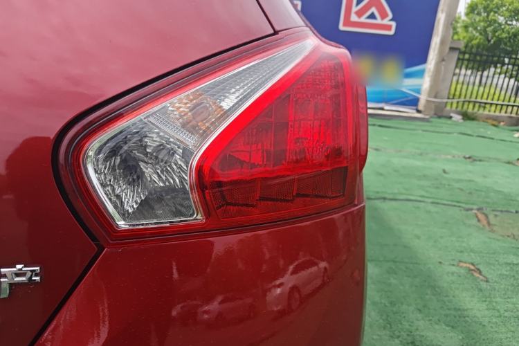 Used Nissan Tiida 2014 1.6L Manual Comfort Model
