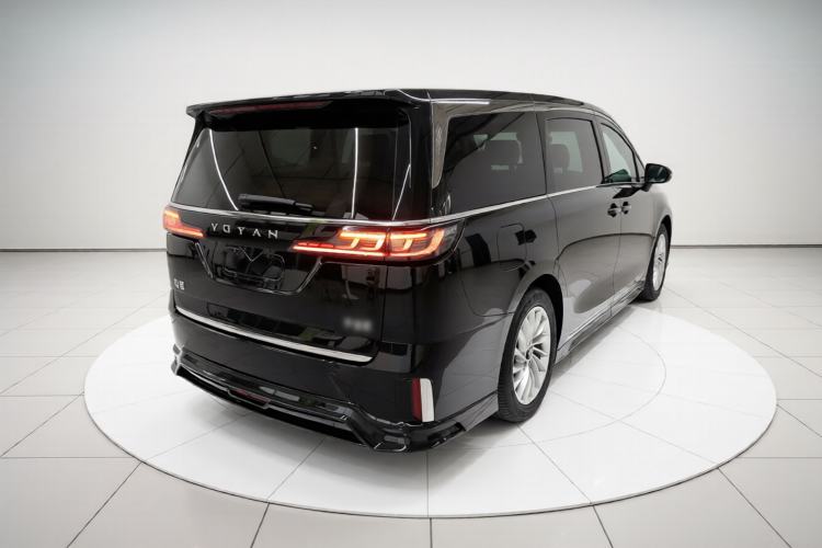 Used VOYAH Dream 2024 PHEV Extended-Range Premium Edition Rear Right 45 Deg