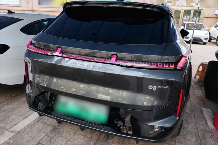 Used Lynk & Co 08 EM-P 2025 120km Long-Range Halo Exterior 4