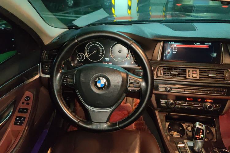 Used BMW 5 Series 2014 525Li Luxury Design Package
