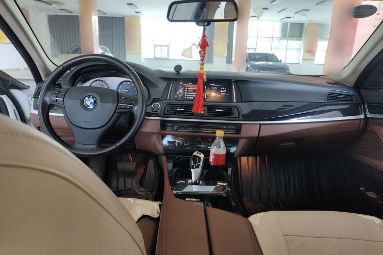 Used BMW 5 Series 2015 520i Elegant Edition
