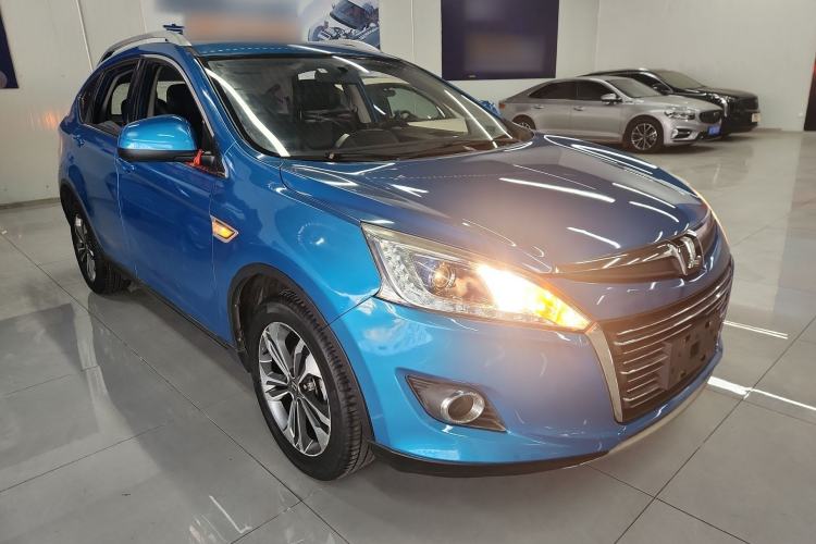 Used Luxgen U6 SUV 2015 1.8T Fashion Edition Front Right 45 Deg