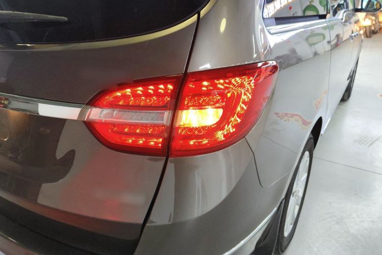 Used Buick GL8 2017 25S Luxury Version China V Standard Right Rear Taillight