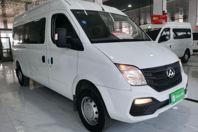 Used SAIC MAXUS Xintu V80 2018 2.5T AMT Aoyuntong Long Wheelbase Mid-Roof 7/10-Seater Front Right 45 Deg