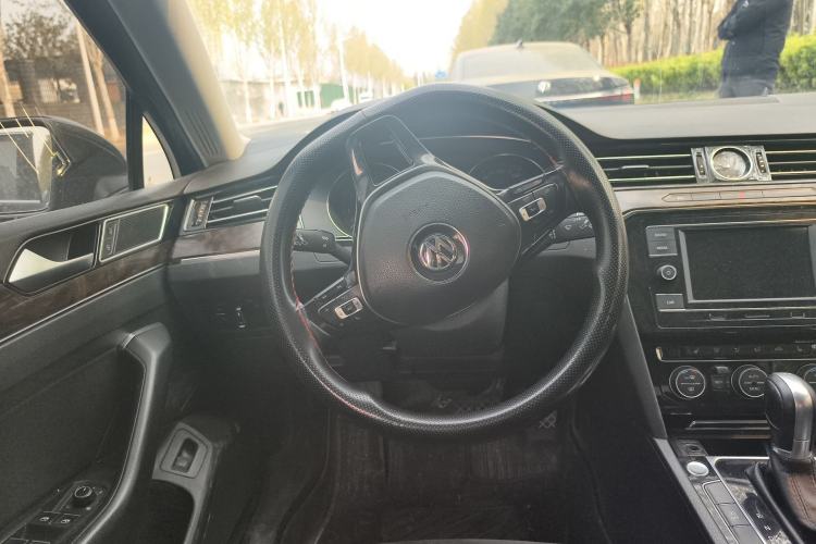 Used Volkswagen Magotan 2018 330TSI DSG Luxury Model Steering Wheel