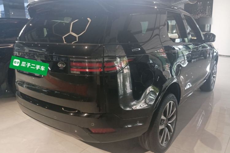 Used Land Rover Discovery 2021 360 PS R-Dynamic SE Rear Right 45 Deg